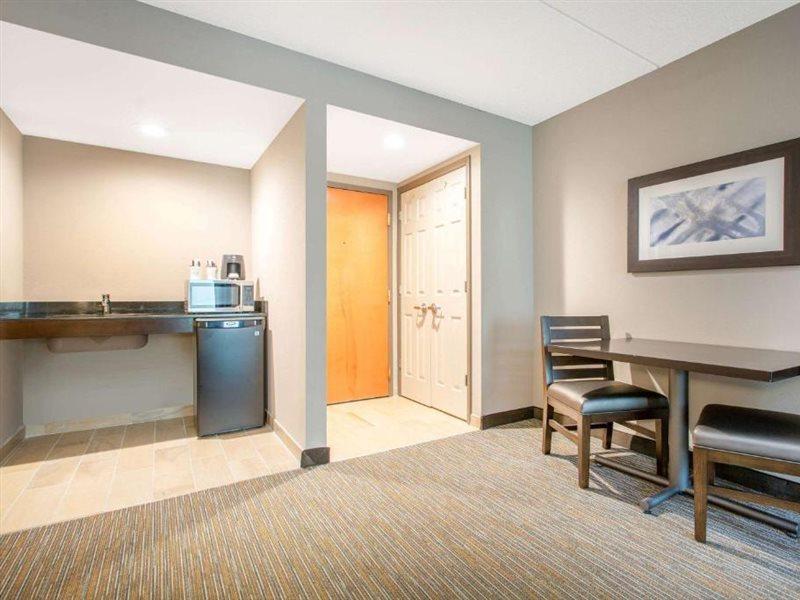 La Quinta Inn & Suites By Wyndham Mooresville Dış mekan fotoğraf