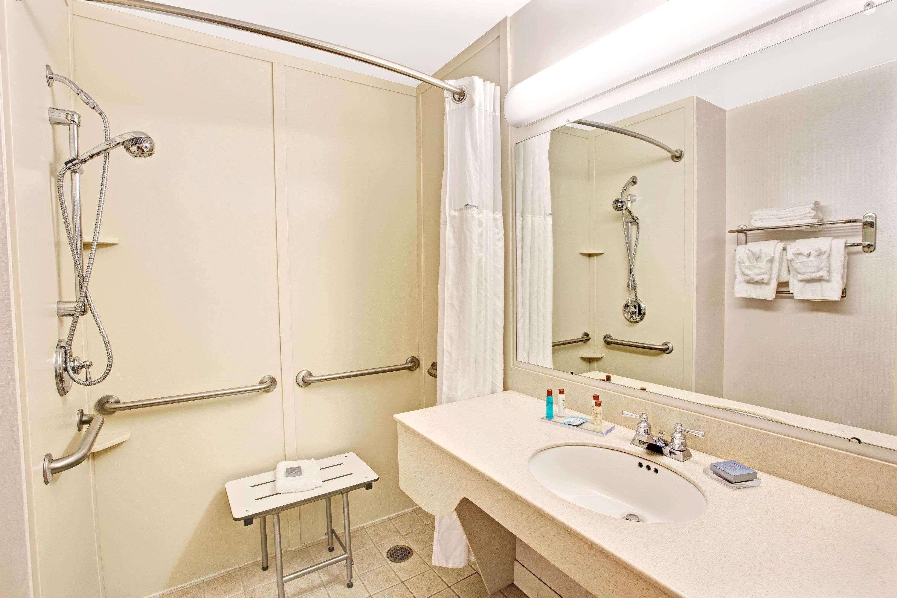 La Quinta Inn & Suites By Wyndham Mooresville Dış mekan fotoğraf