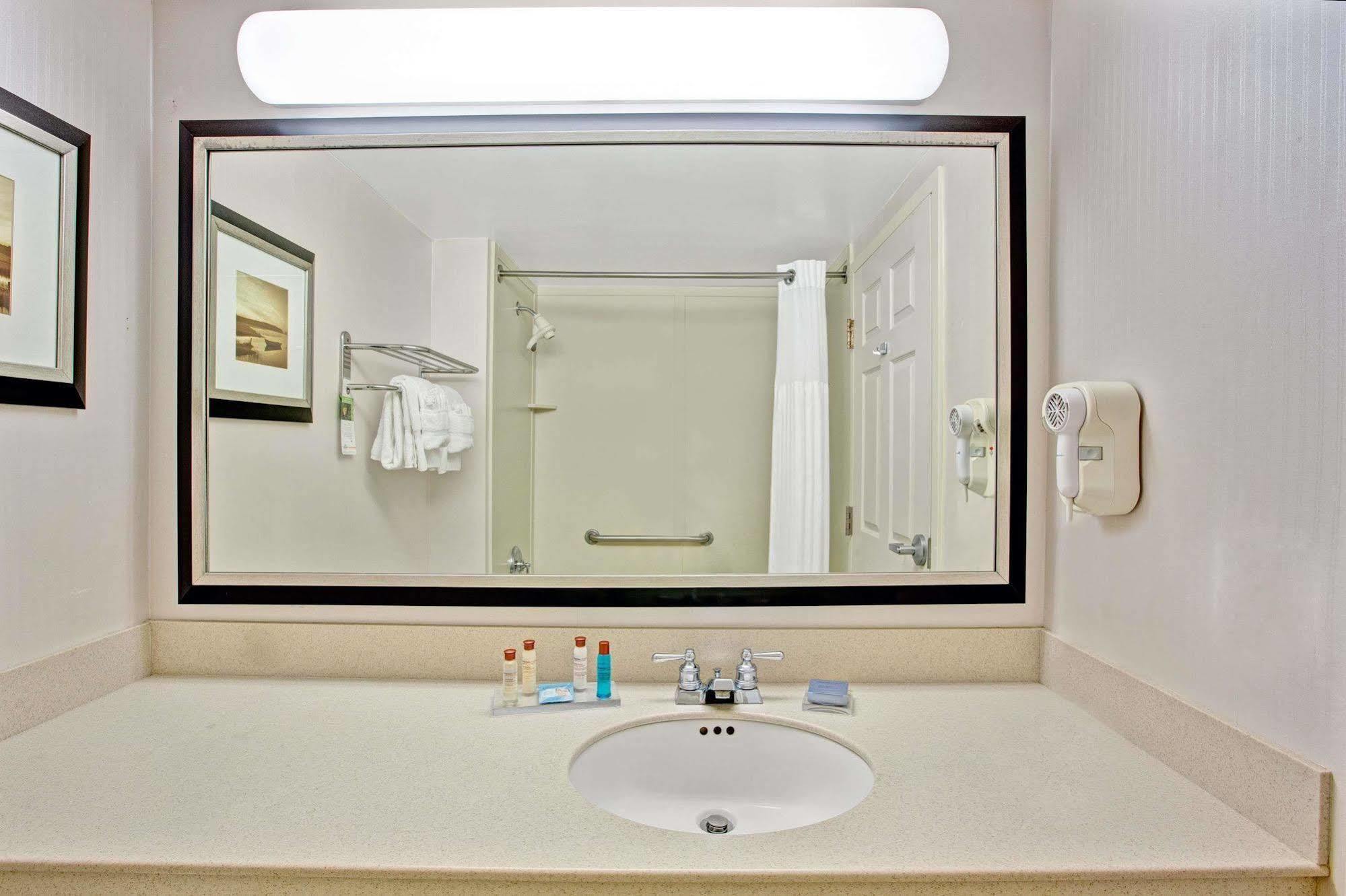 La Quinta Inn & Suites By Wyndham Mooresville Dış mekan fotoğraf